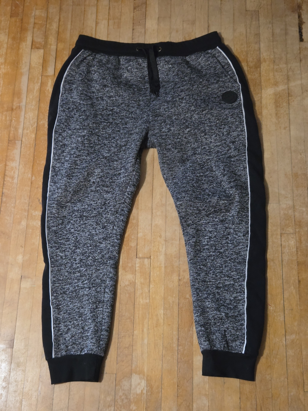Canada Weather Gear Men's Grey & Black Jogger Pants
